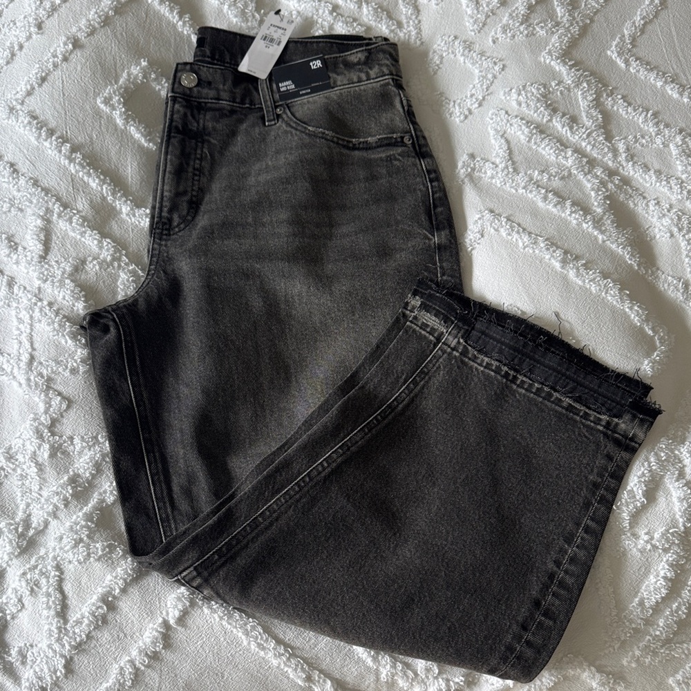 Express Barrel Mid Rise Black Jeans